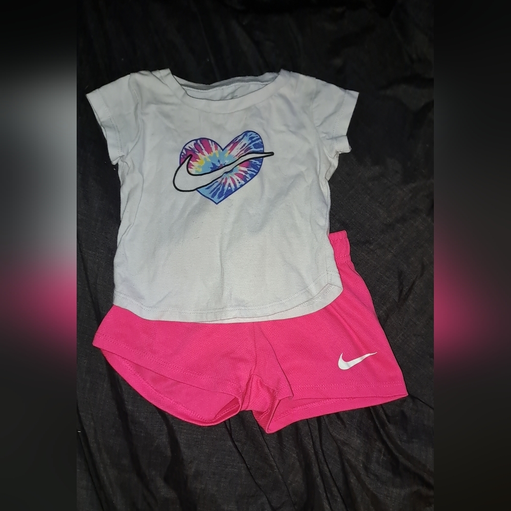 Nike tie dye heart shirt and pink shorts set, baby girl 12 months
